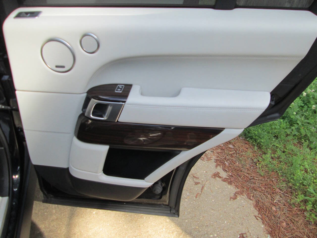 Used 2017 Land Rover Range Rover Supercharged image 23