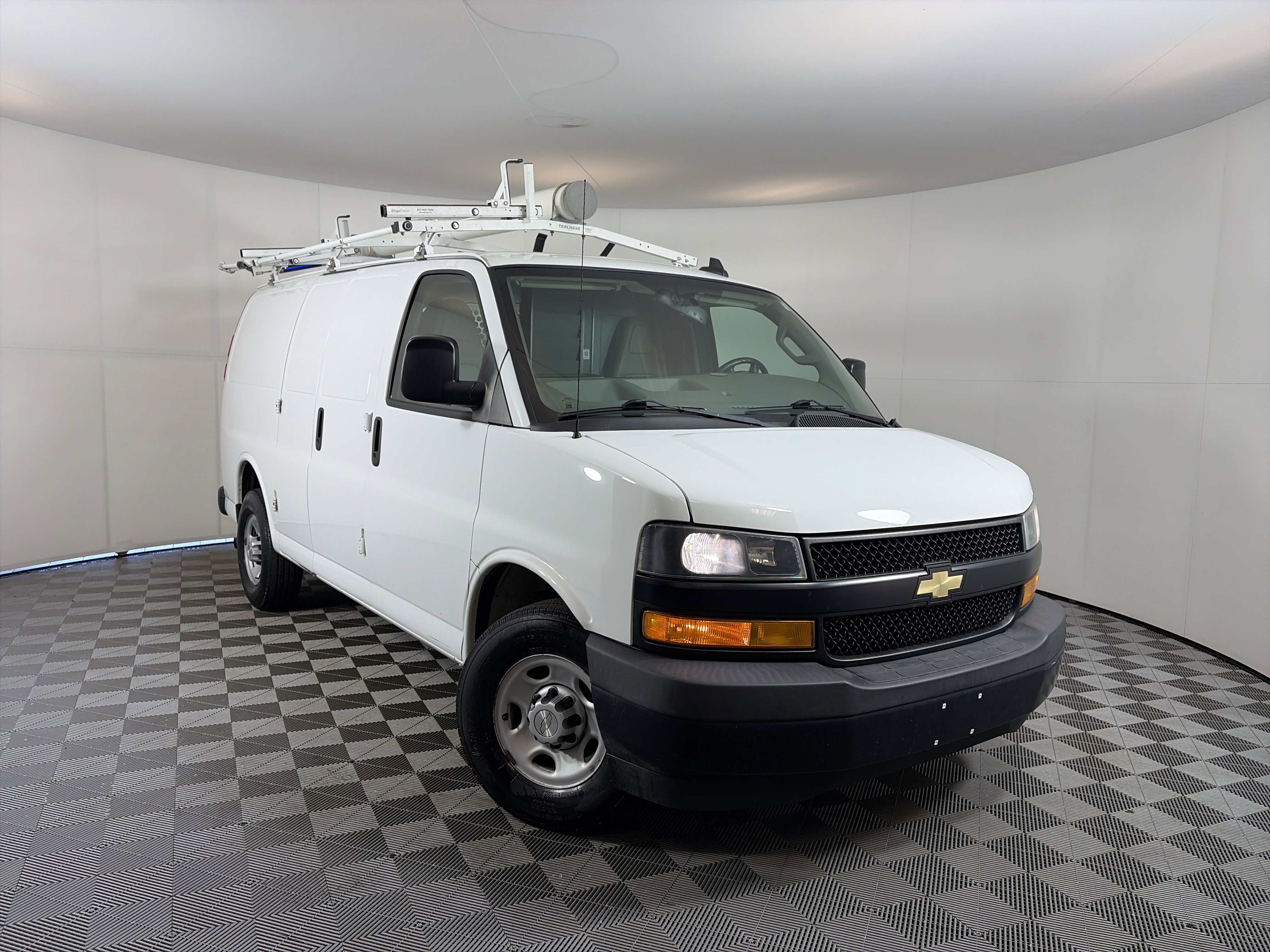 Used 2019 Chevrolet Express 3500 w/ Driver Convenience Package RWD image 1