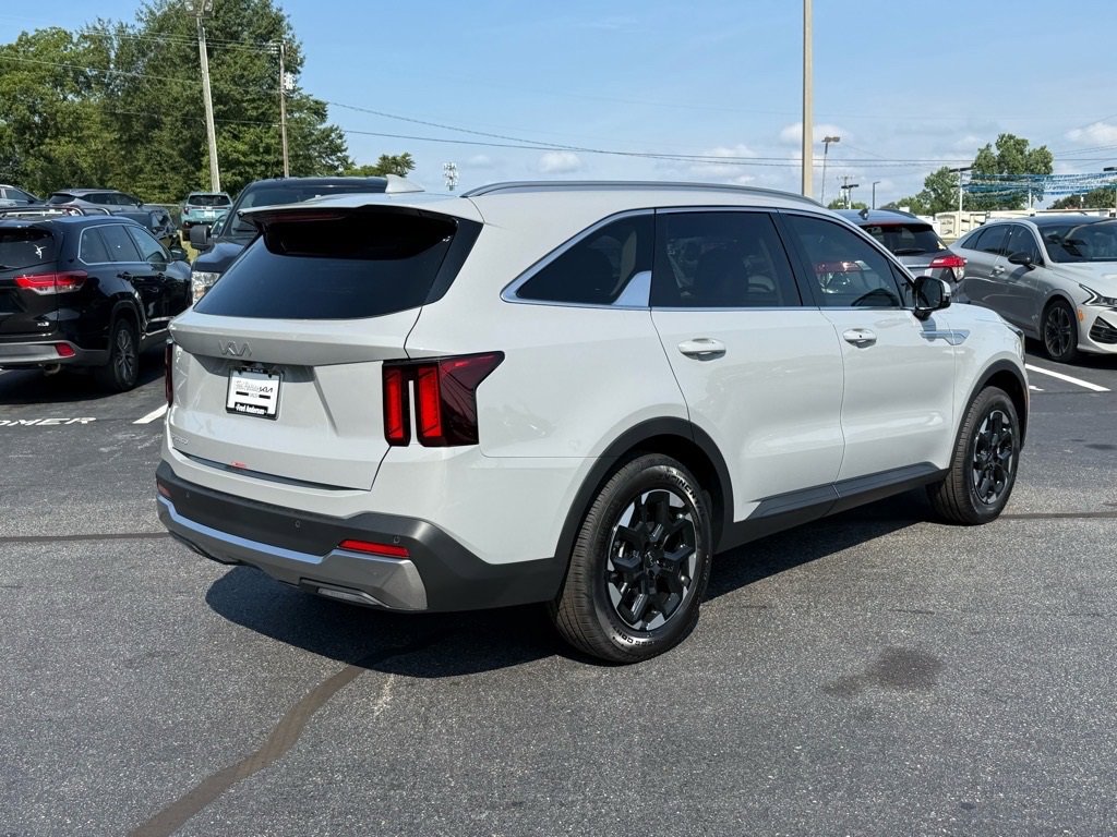 New 2025 Kia Sorento S w/ Panoramic Sunroof Package image 3