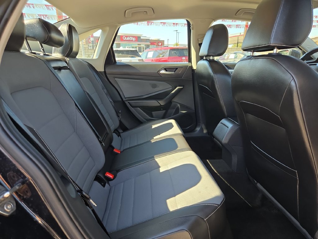 Used 2026 Volkswagen Jetta SE FWD image 31
