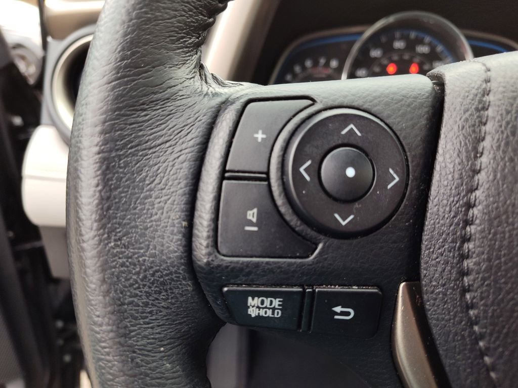 Used 2015 Toyota RAV4 Limited image 19