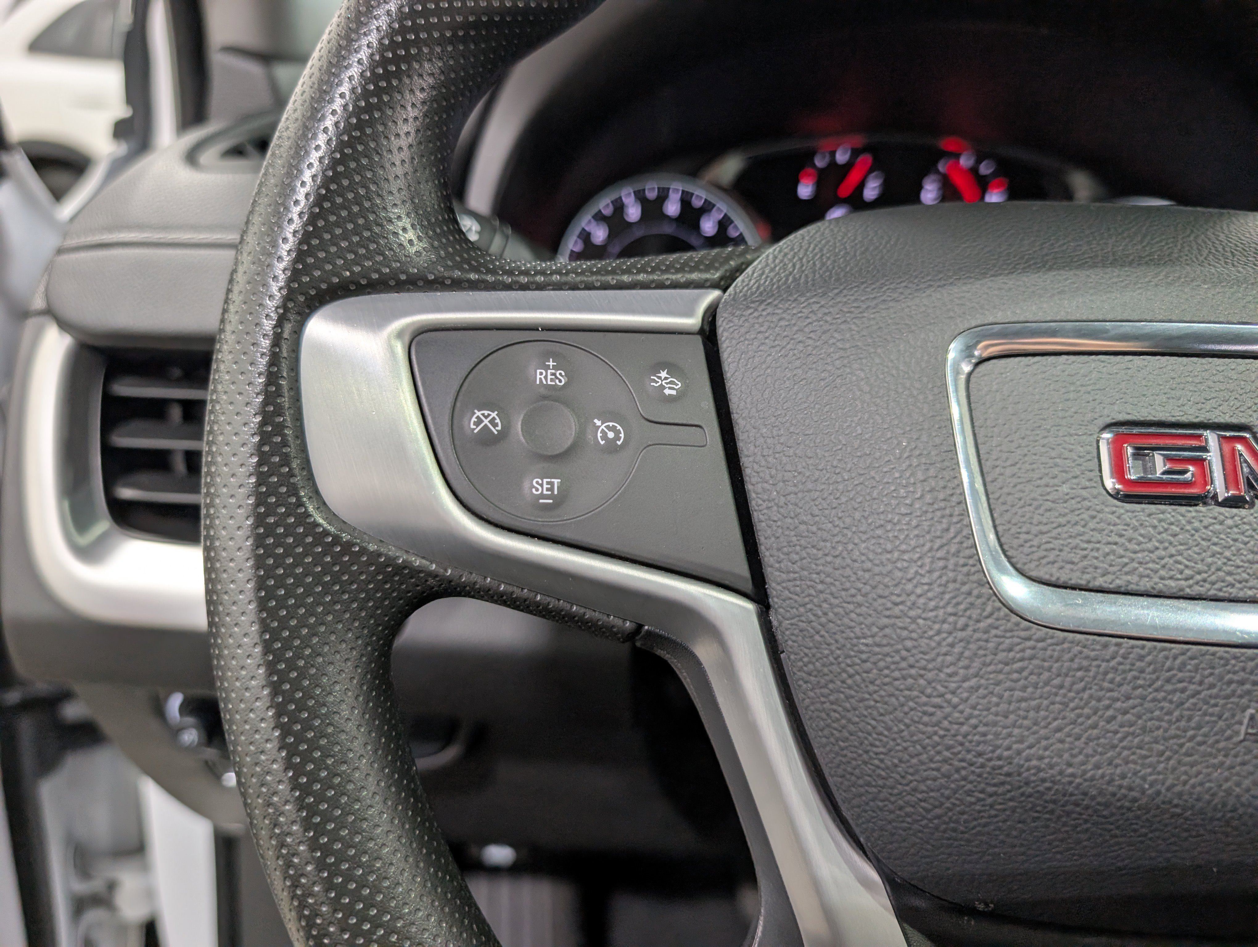 Used 2024 GMC Terrain SLE image 14