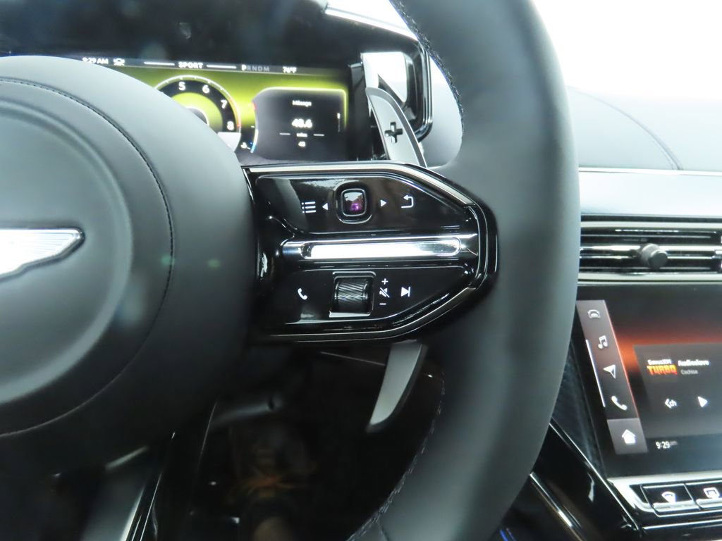Used 2025 Aston Martin V8 Vantage Coupe image 12
