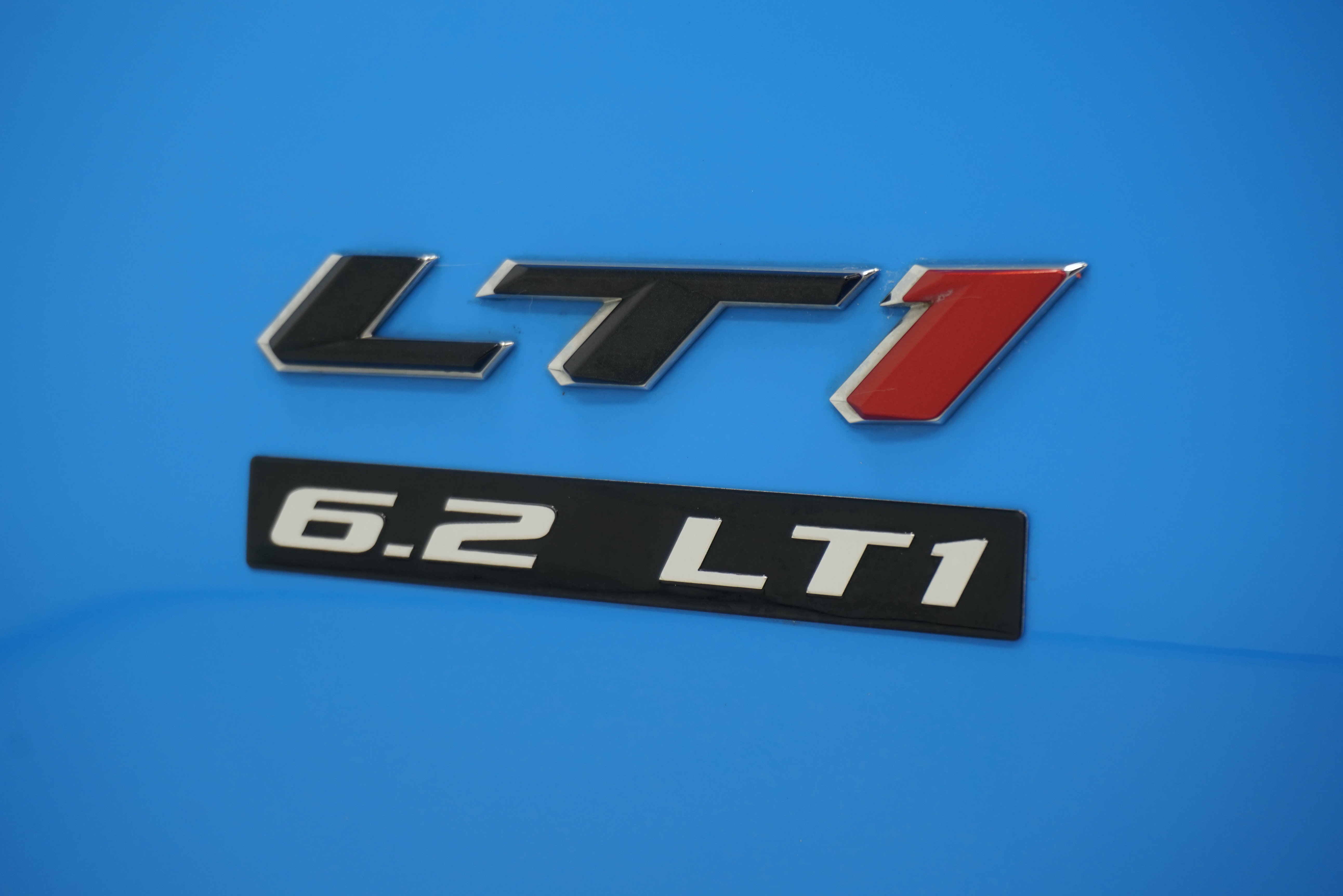 Used 2022 Chevrolet Camaro LT w/ RS Package RWD image 8