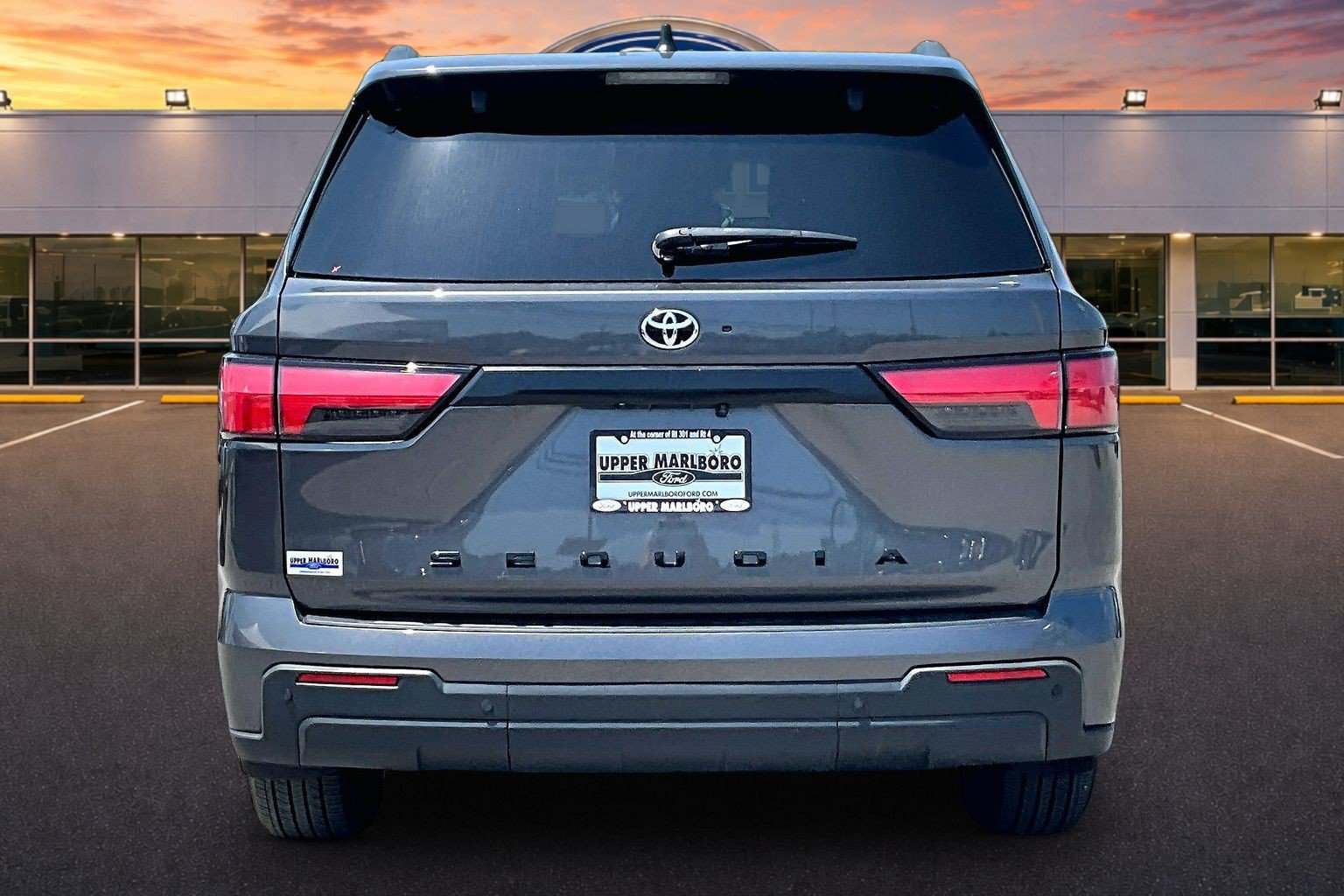 Used 2024 Toyota Sequoia SR5 w/ SR5 Premium Package AWD/4WD image 4