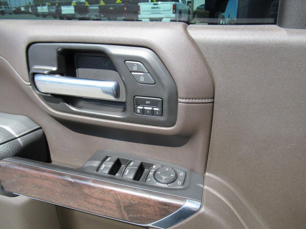 Used 2023 GMC Sierra 3500 Denali w/ Denali Black Diamond Edition AWD/4WD image 24