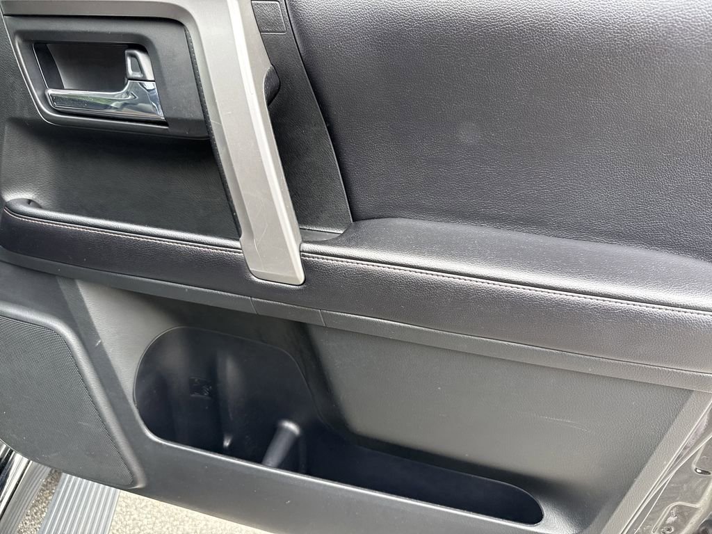 Used 2016 Toyota 4Runner Limited AWD/4WD image 14