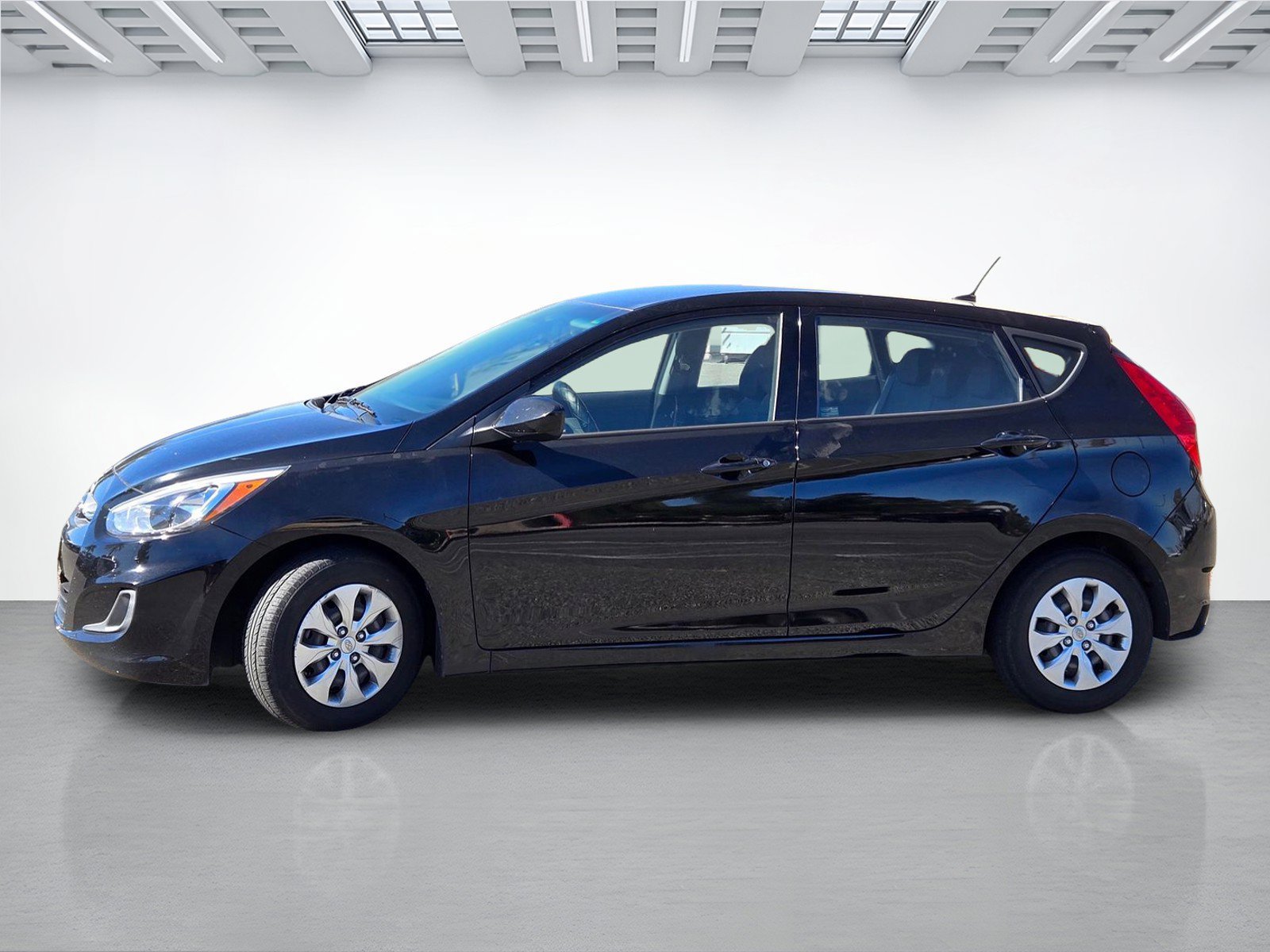 Used 2016 Hyundai Accent SE FWD image 7