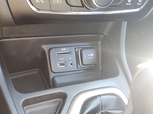 Used 2016 Jeep Cherokee Latitude w/ Cold Weather Group image 20