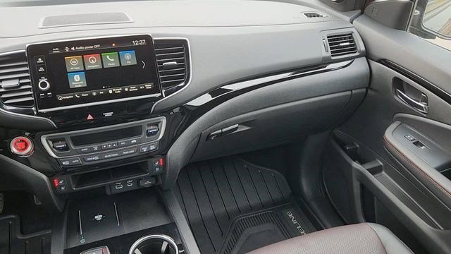 Used 2025 Honda Ridgeline Black Edition image 6