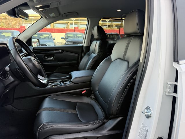 Used 2025 Honda Pilot EX-L image 24