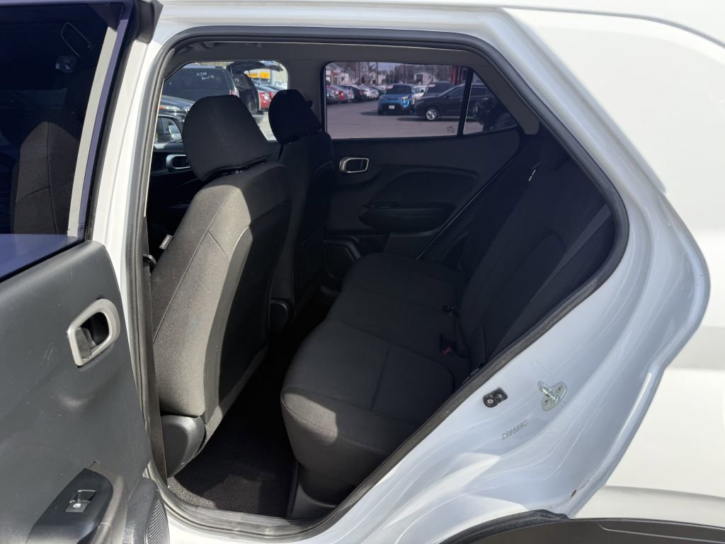 Used 2021 Hyundai Venue SE image 14