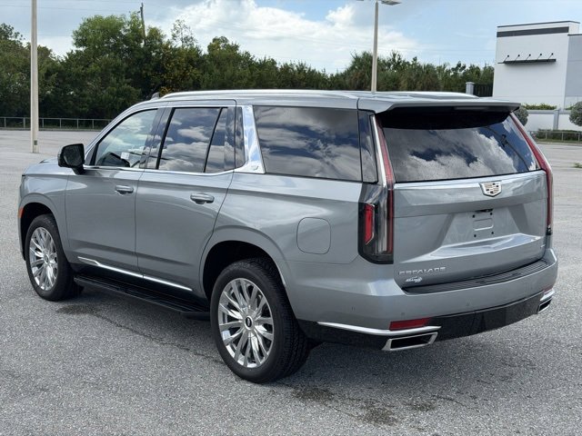 Used 2024 Cadillac Escalade Premium Luxury image 2
