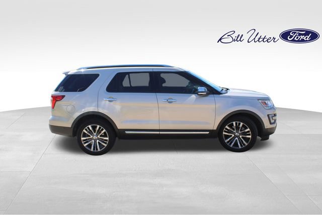 Used 2017 Ford Explorer Platinum AWD/4WD image 4