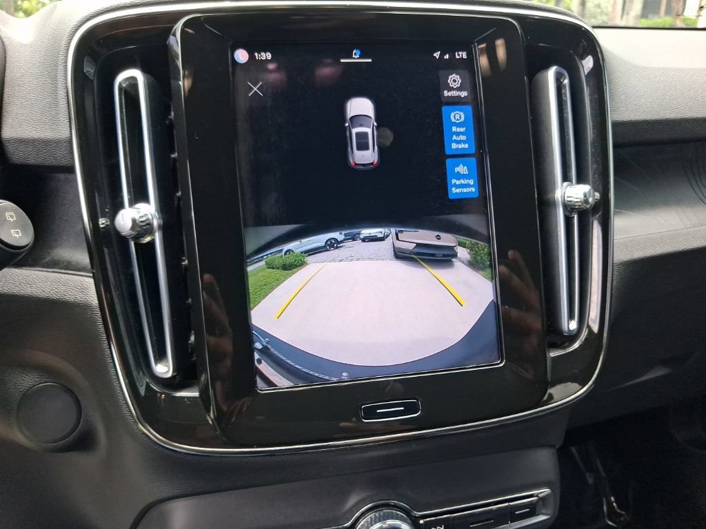 Certified 2023 Volvo XC40 Recharge Core AWD/4WD image 22