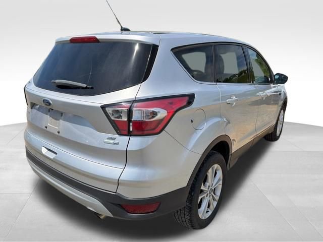 Used 2017 Ford Escape SE AWD/4WD image 3