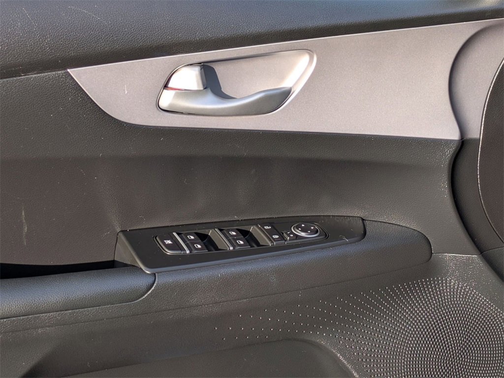 Used 2024 Kia Forte LXS image 13