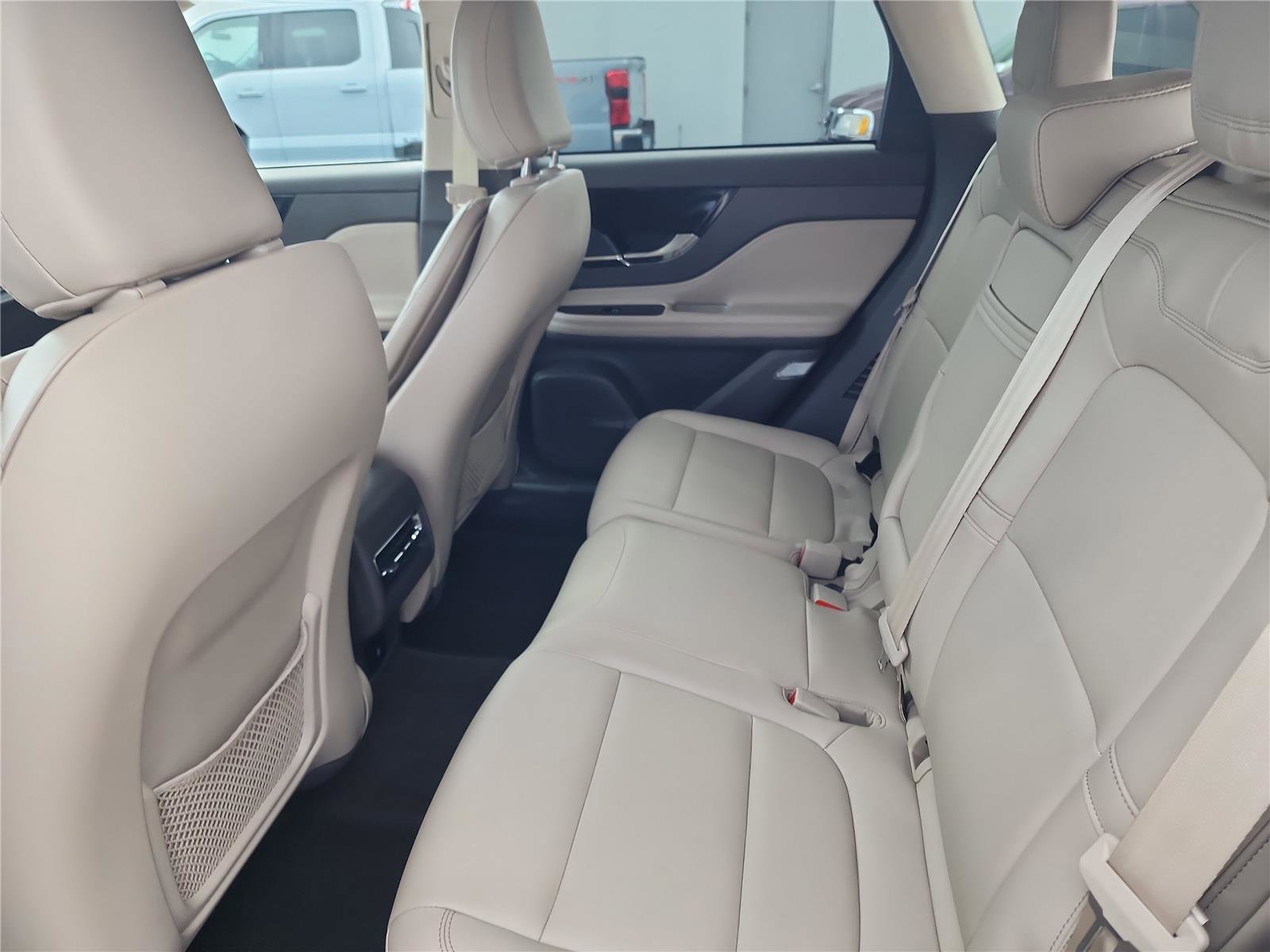 Used 2023 Lincoln Corsair FWD w/ Towing Package image 17