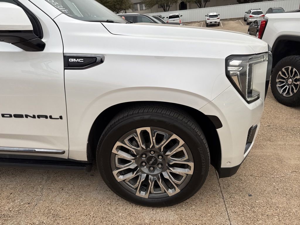Used 2023 GMC Yukon XL Denali Ultimate image 4