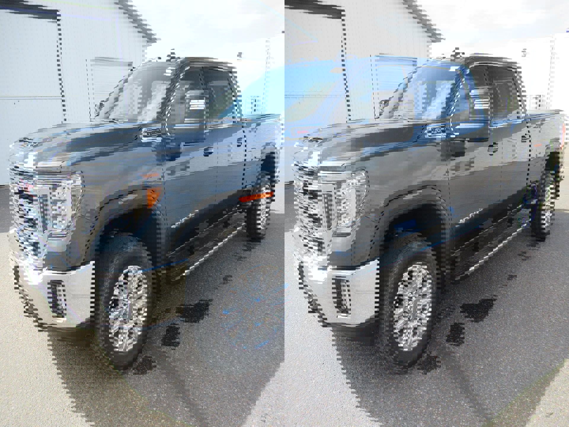 Used 2020 GMC Sierra 3500 SLE w/ SLE Value Package image 2