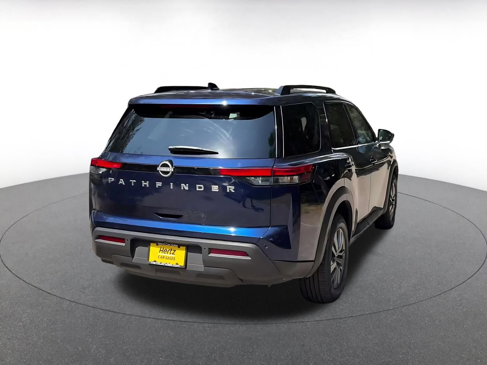 Used 2025 Nissan Pathfinder SV FWD image 13