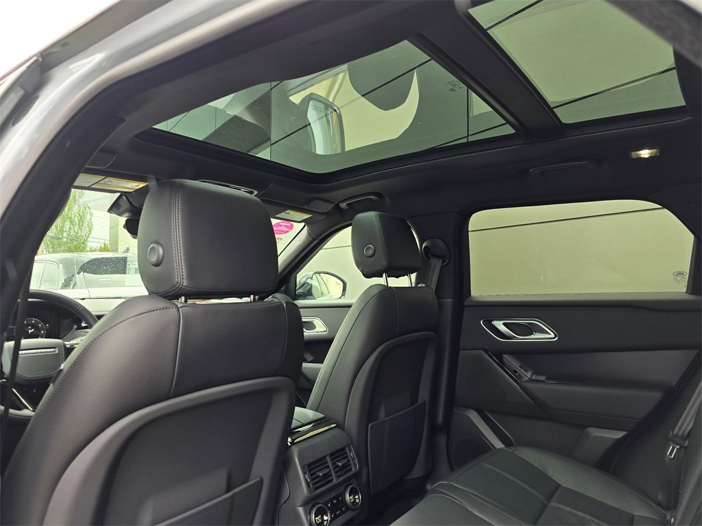 New 2026 Land Rover Range Rover Velar Dynamic SE image 26