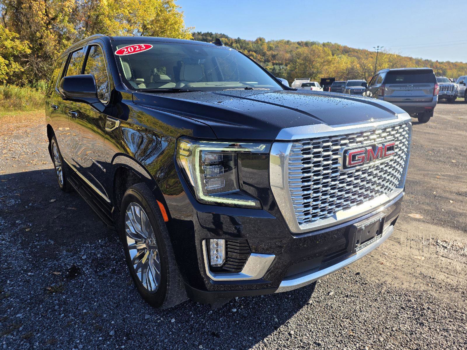 Used 2023 GMC Yukon Denali w/ Advanced Technology Package image 7