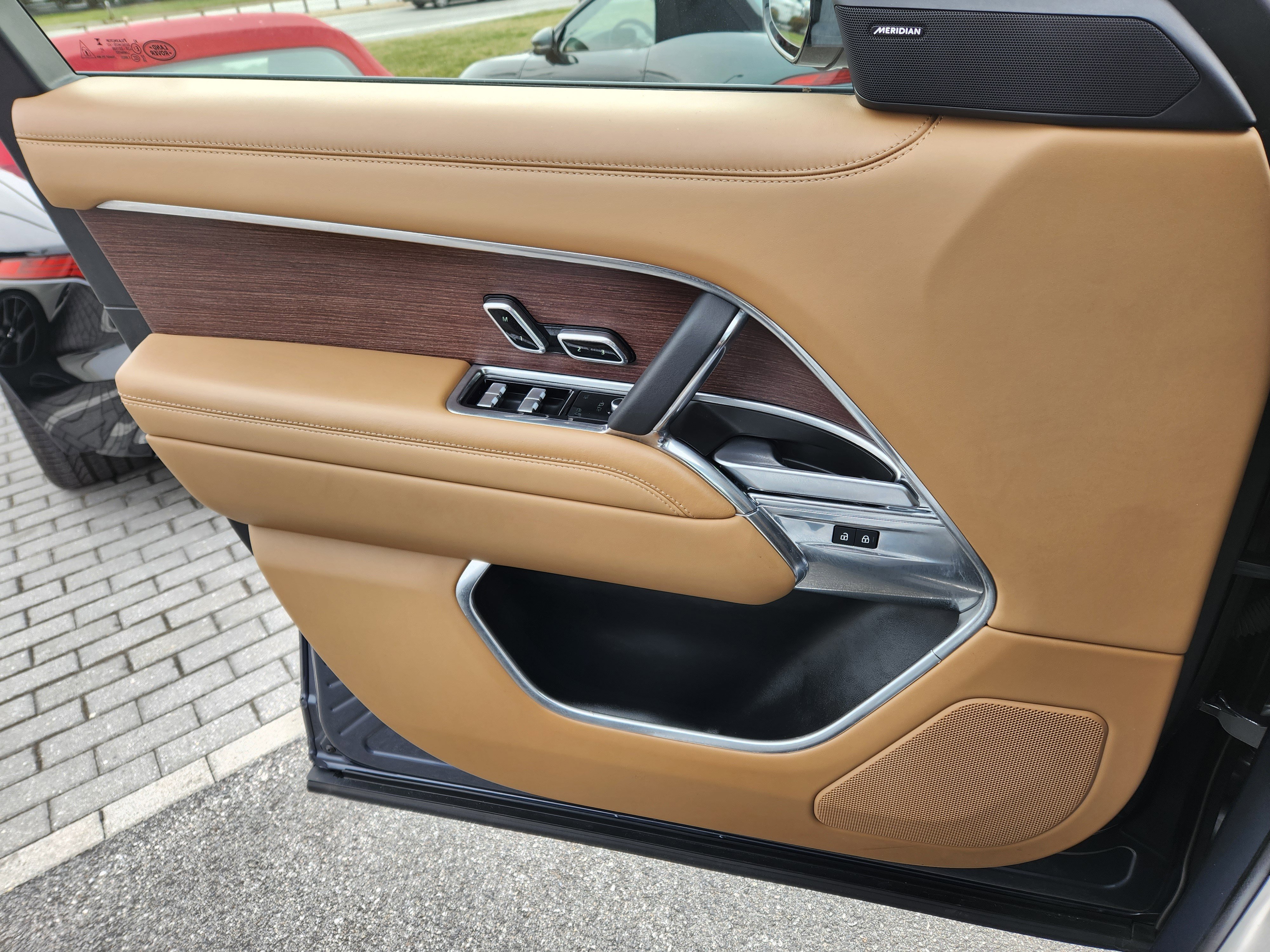 Certified 2024 Land Rover Range Rover Long Wheelbase SE image 25