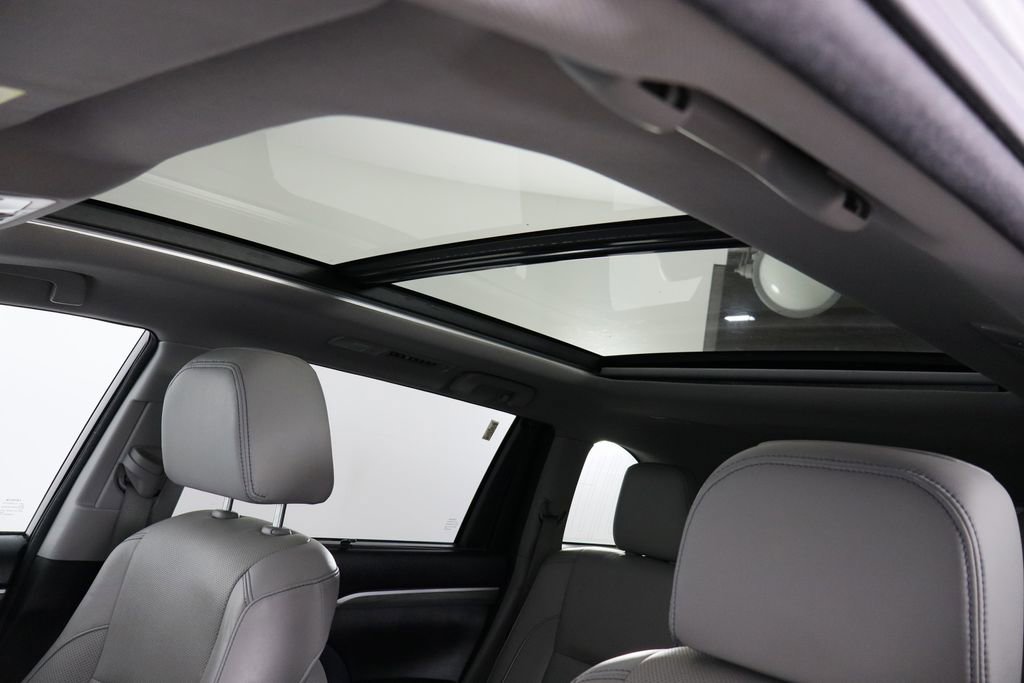 Used 2017 Toyota Highlander Limited image 26