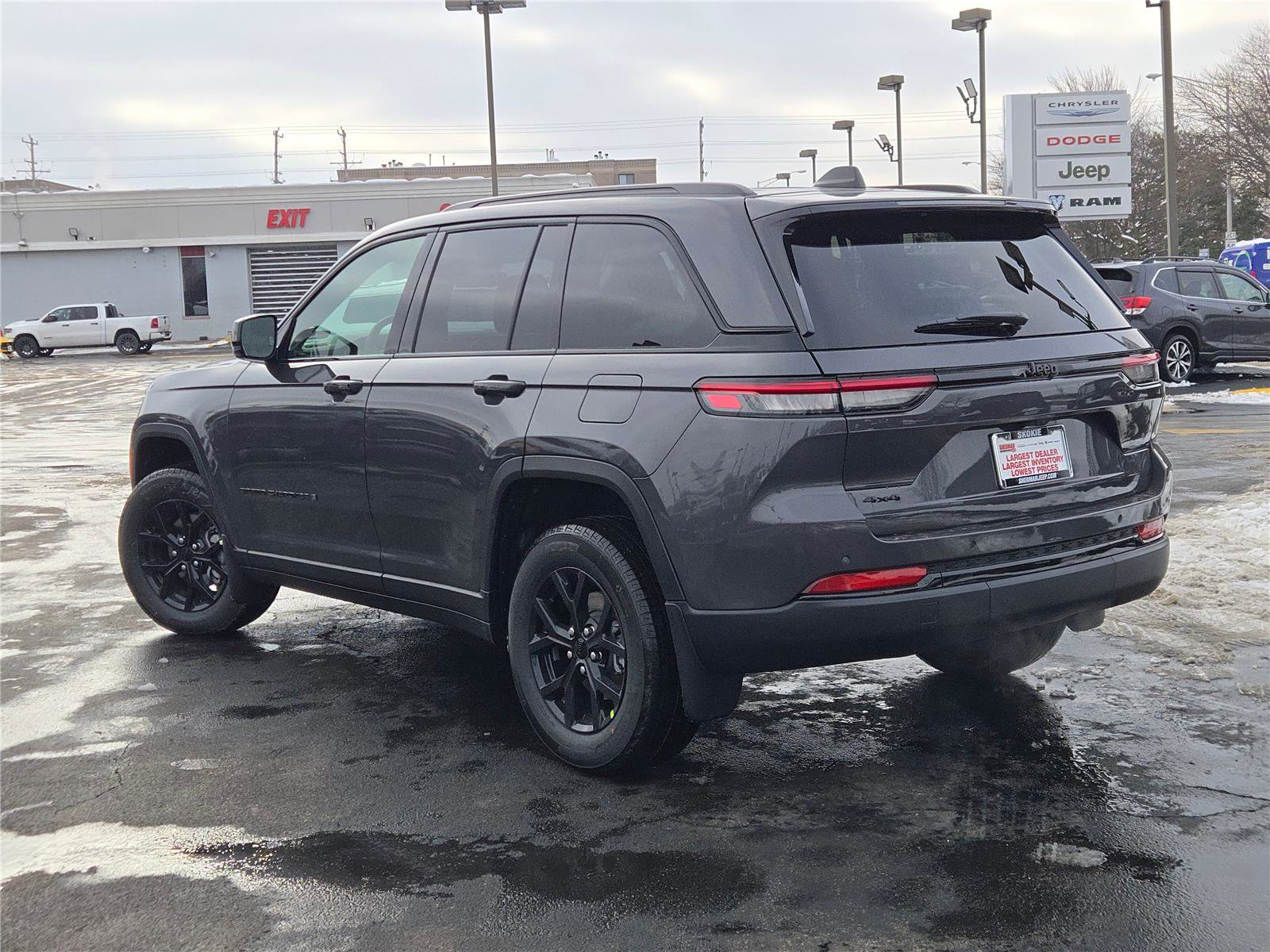 New 2025 Jeep Grand Cherokee Altitude w/ Trailer Tow Package image 16
