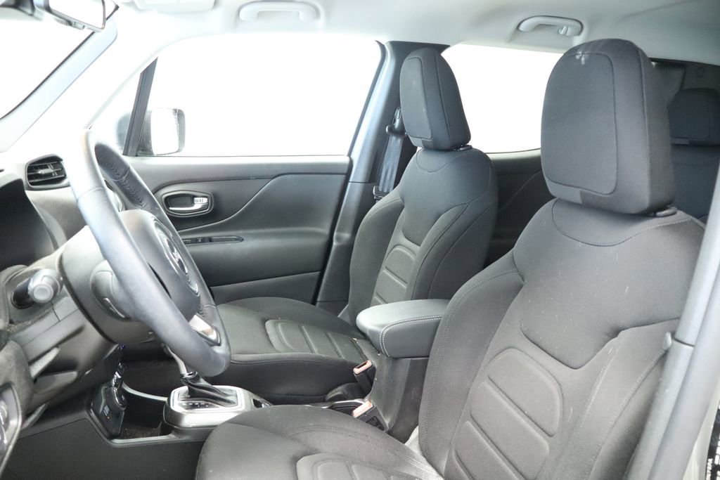 Used 2022 Jeep Renegade Latitude w/ Convenience Group AWD/4WD image 32