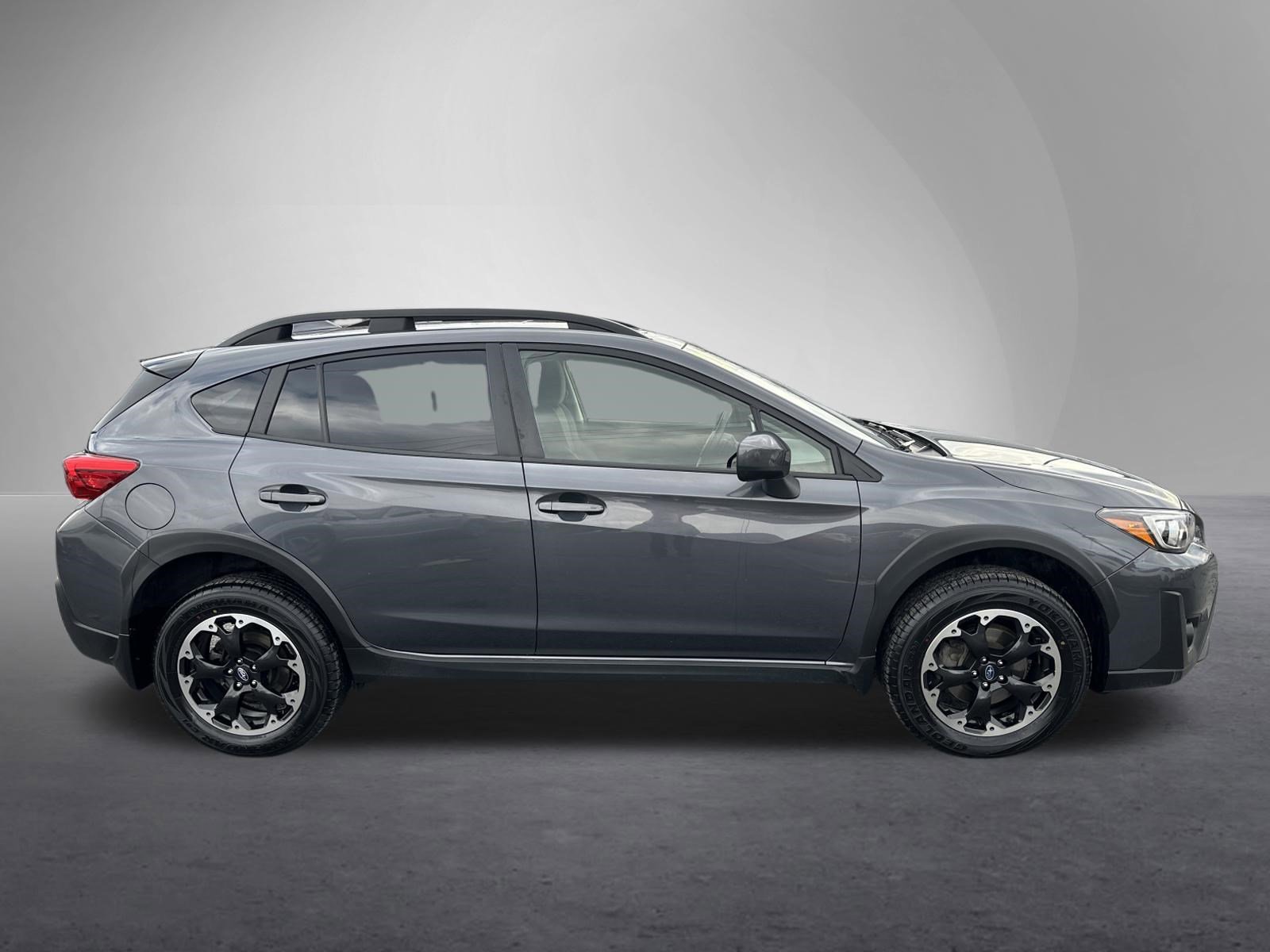 Used 2023 Subaru Crosstrek 2.0i Premium AWD/4WD image 2