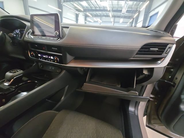 Used 2025 Nissan Rogue SV AWD/4WD image 30
