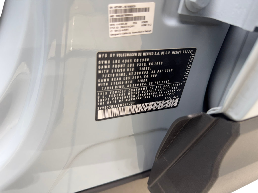 Used 2025 Volkswagen Taos SE FWD image 90