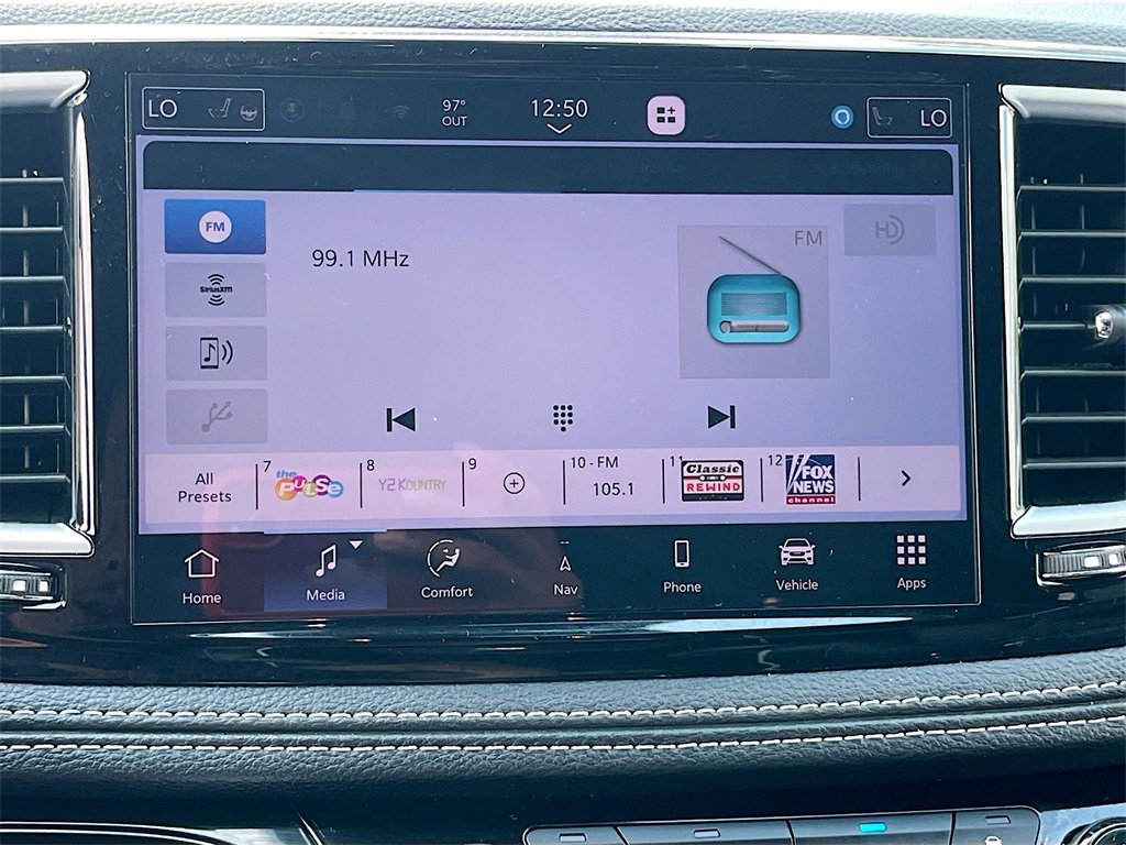 Used 2025 Chrysler Pacifica Limited image 15