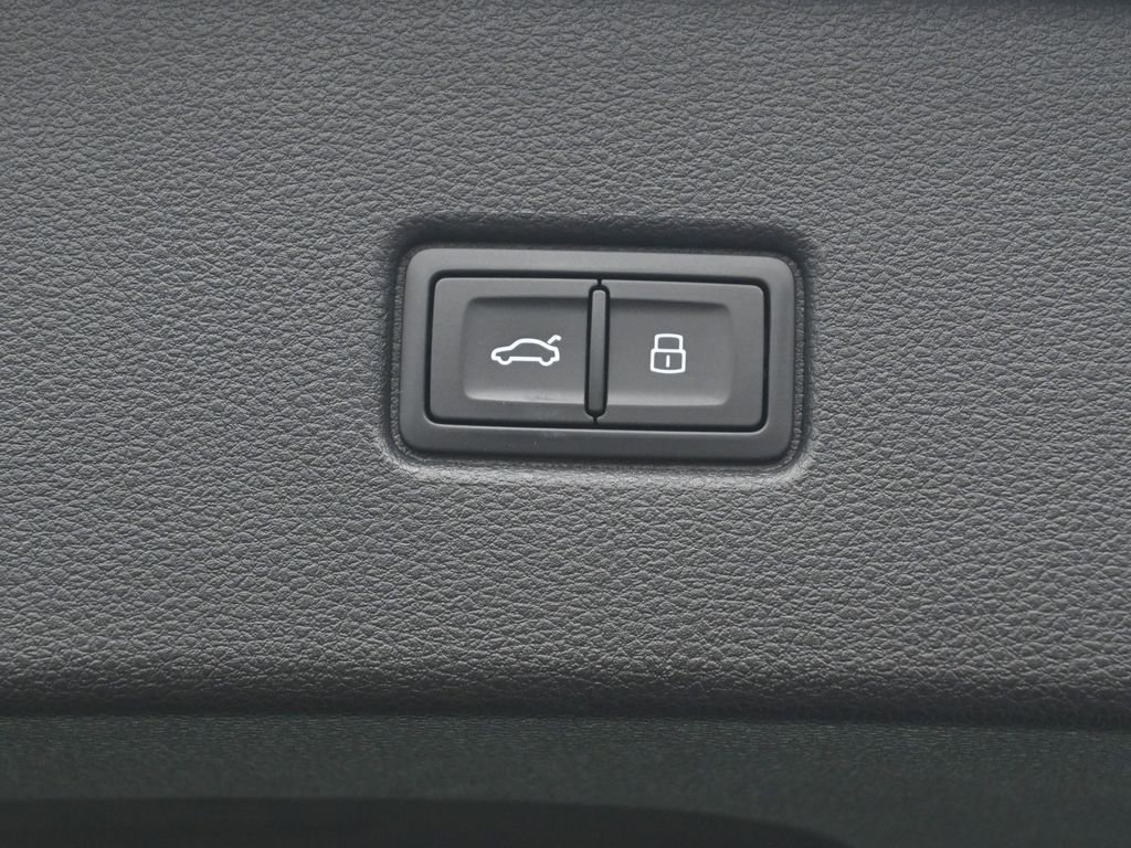 Used 2023 Audi Q5 2.0T Premium Plus w/ Premium Plus Package image 32