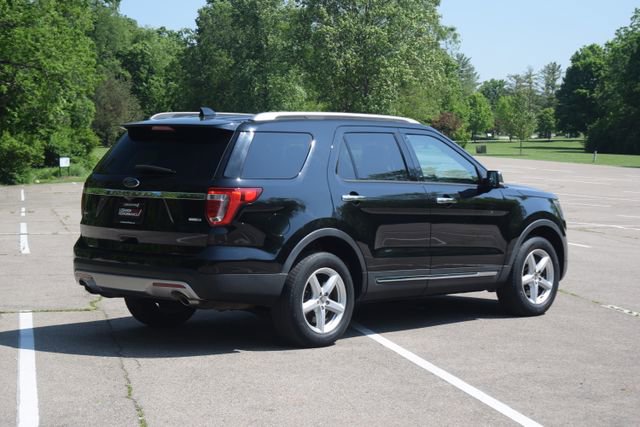 Used 2016 Ford Explorer XLT w/ Equipment Group 202A AWD/4WD image 27
