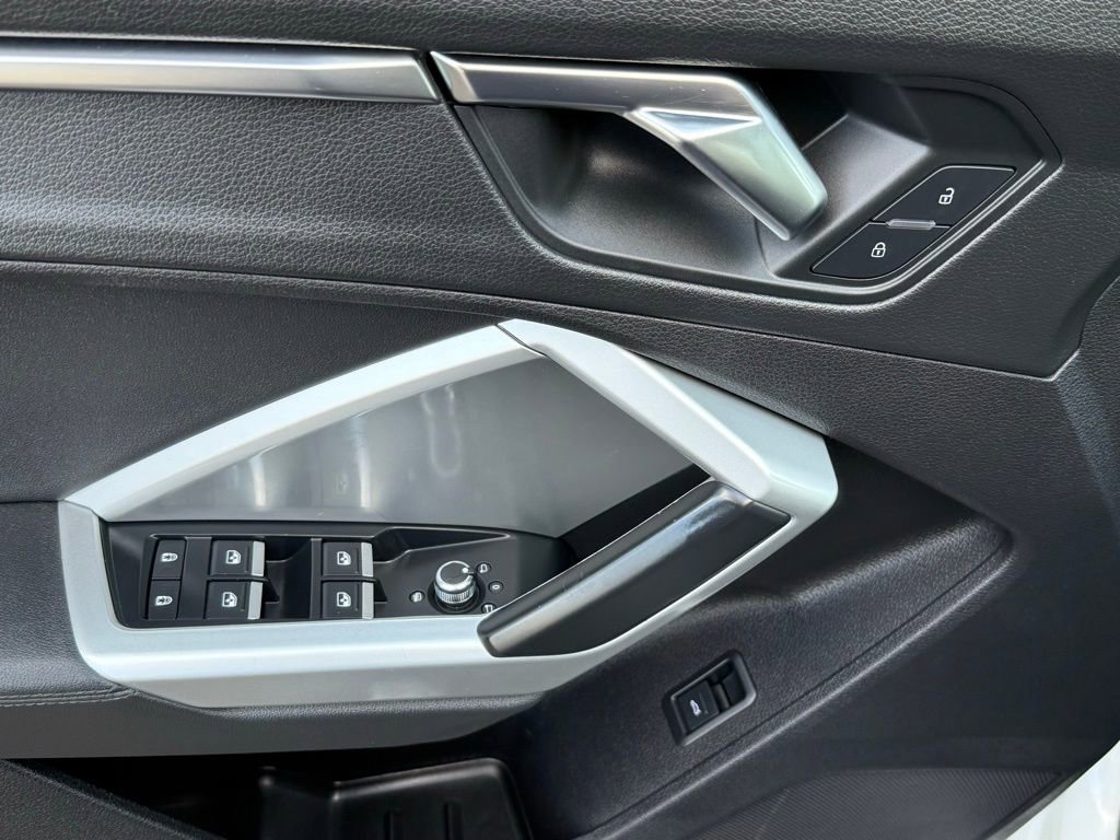 Used 2020 Audi Q3 2.0T Premium image 14