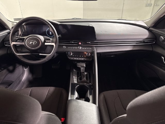 Used 2023 Hyundai Elantra SEL w/ Convenience Package FWD image 20