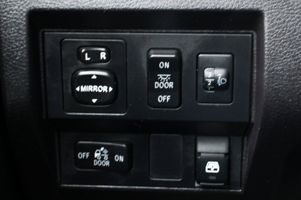 Used 2015 Toyota Tundra SR5 w/ TRD Off Road Package image 18