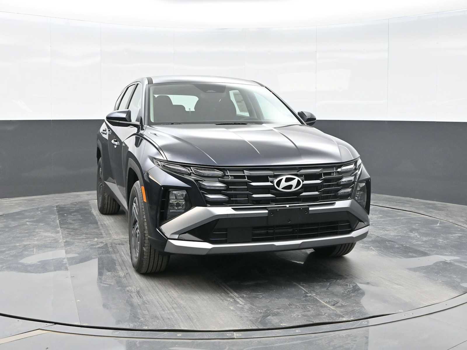 New 2026 Hyundai Tucson Blue SE image 1