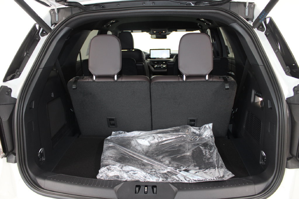 New 2026 Ford Explorer Platinum RWD image 15