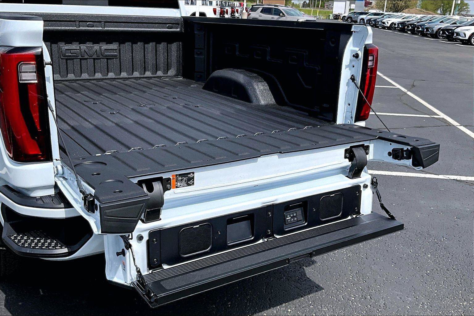 New 2026 GMC Sierra 2500 Denali Ultimate AWD/4WD image 17
