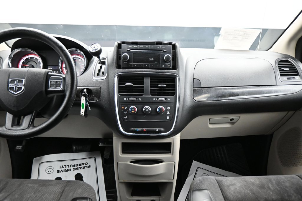 Used 2015 Dodge Grand Caravan American Value Package FWD image 16