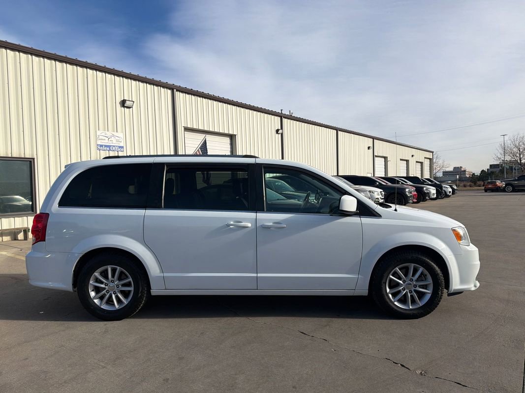 Used 2019 Dodge Grand Caravan SXT image 4