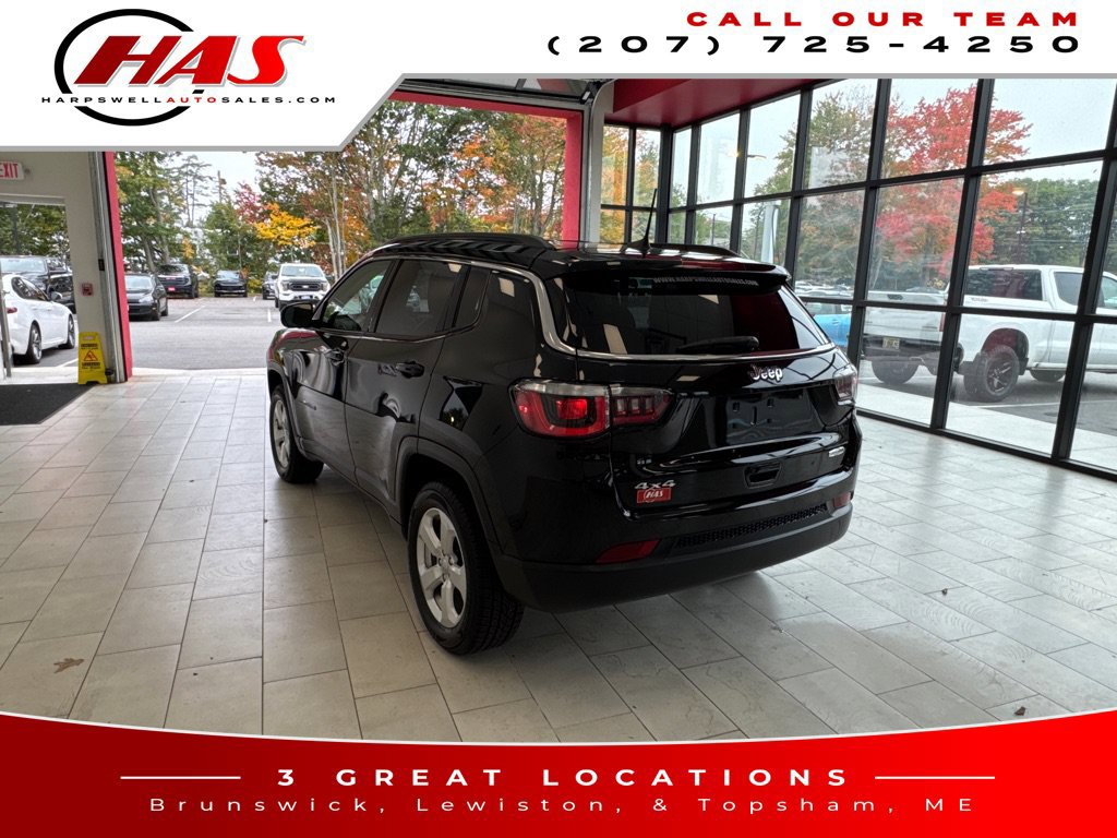 Used 2019 Jeep Compass Latitude w/ Popular Equipment Group AWD/4WD image 3