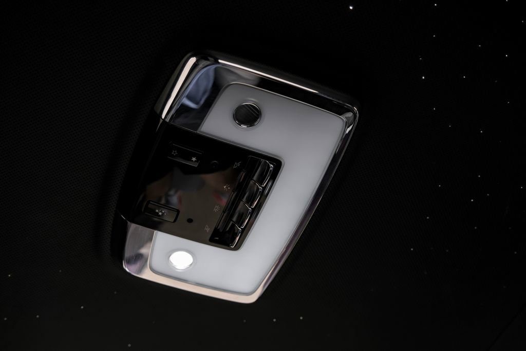 Used 2022 Rolls-Royce Cullinan Black Badge image 37