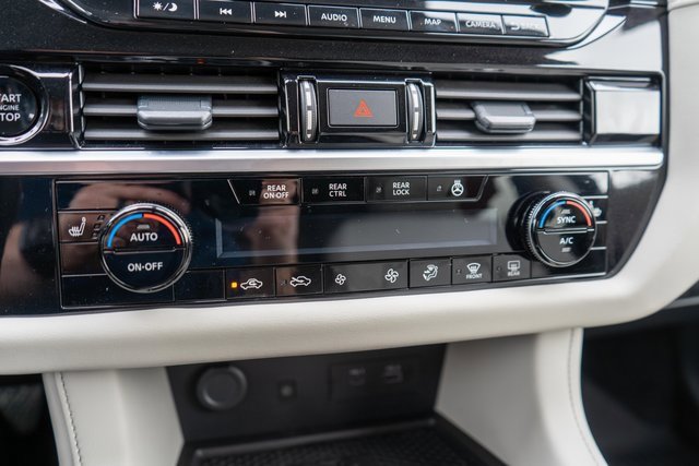 Certified 2025 Nissan Pathfinder SL image 34