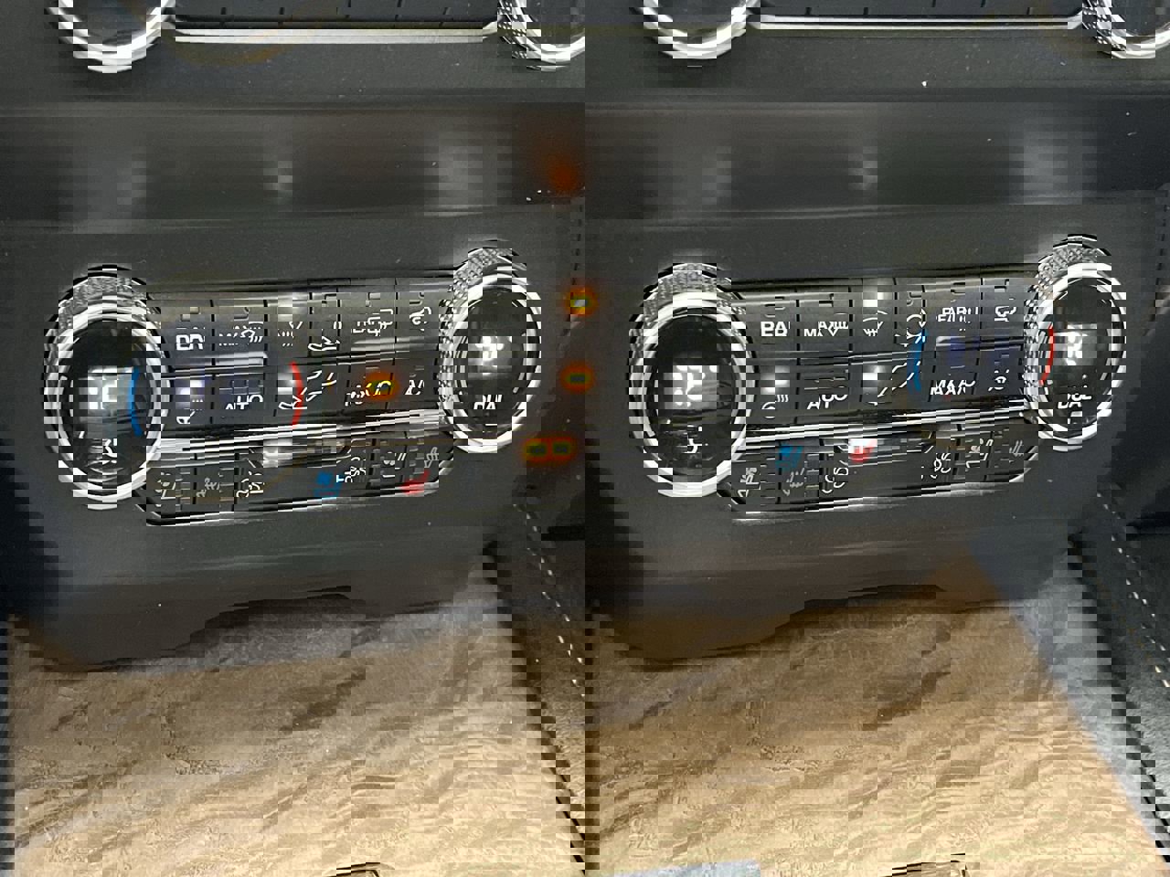 Used 2019 Ford Expedition Platinum image 25