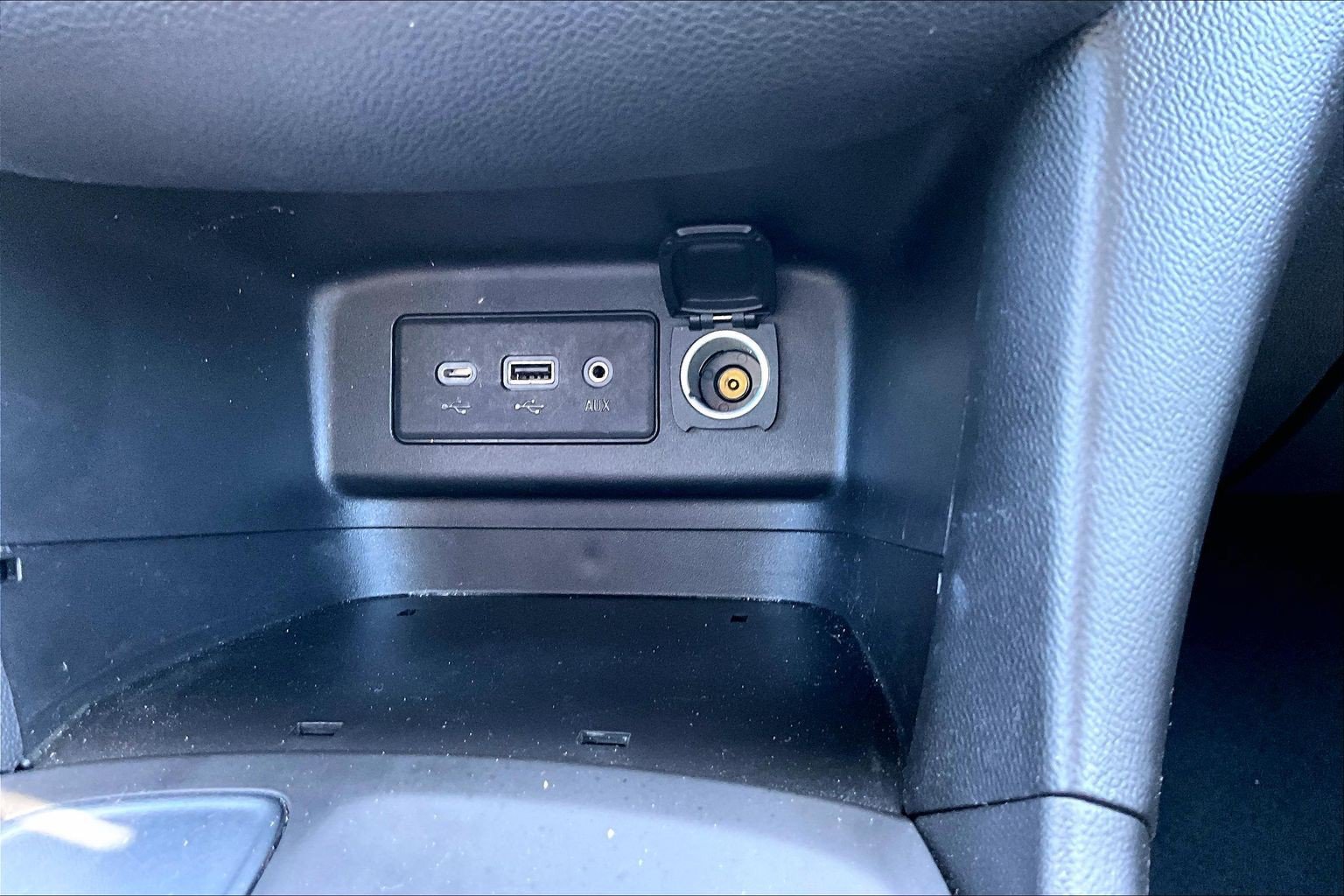 Used 2020 Chevrolet Equinox LT FWD image 24